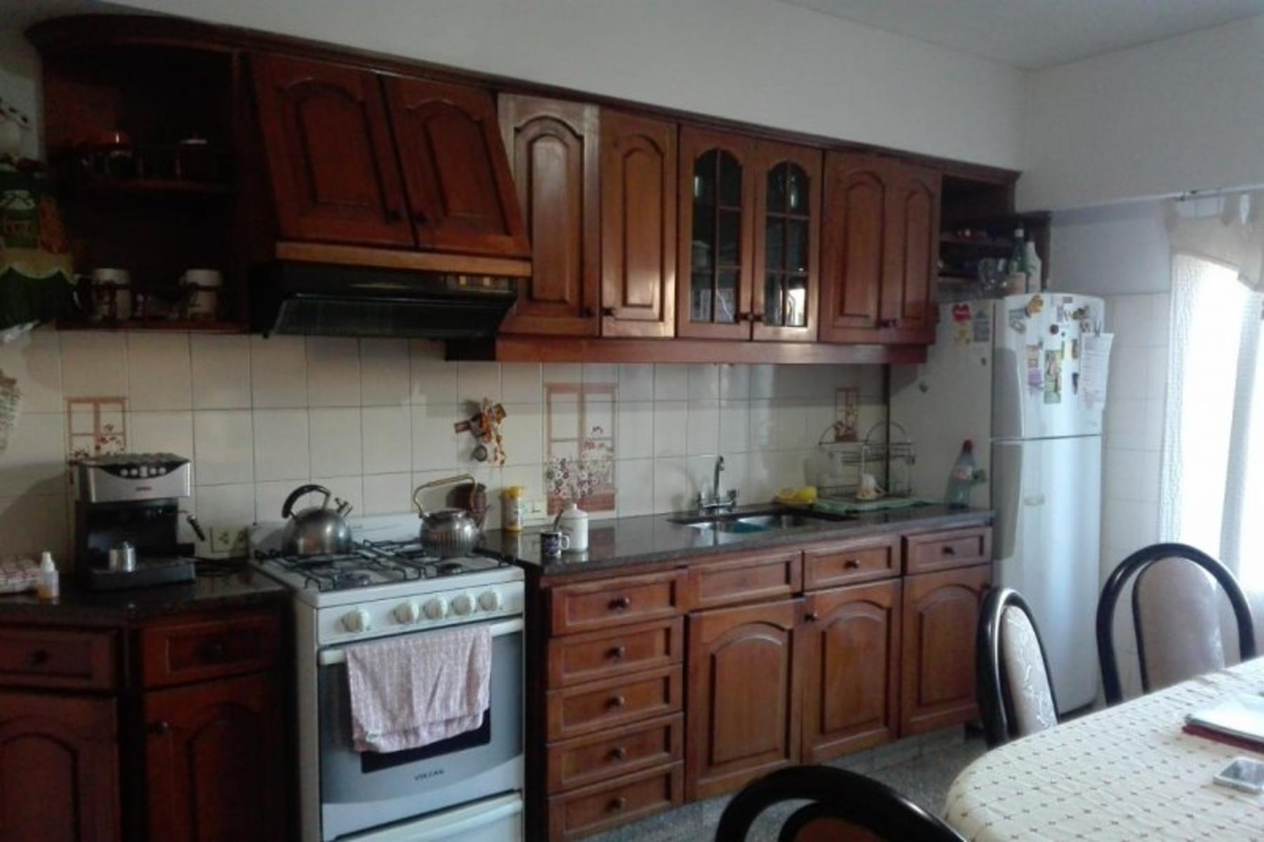 PH cuatro ambientes con 3 cocheras - M. Marcon 600 V. Luzuriaga — foto 5