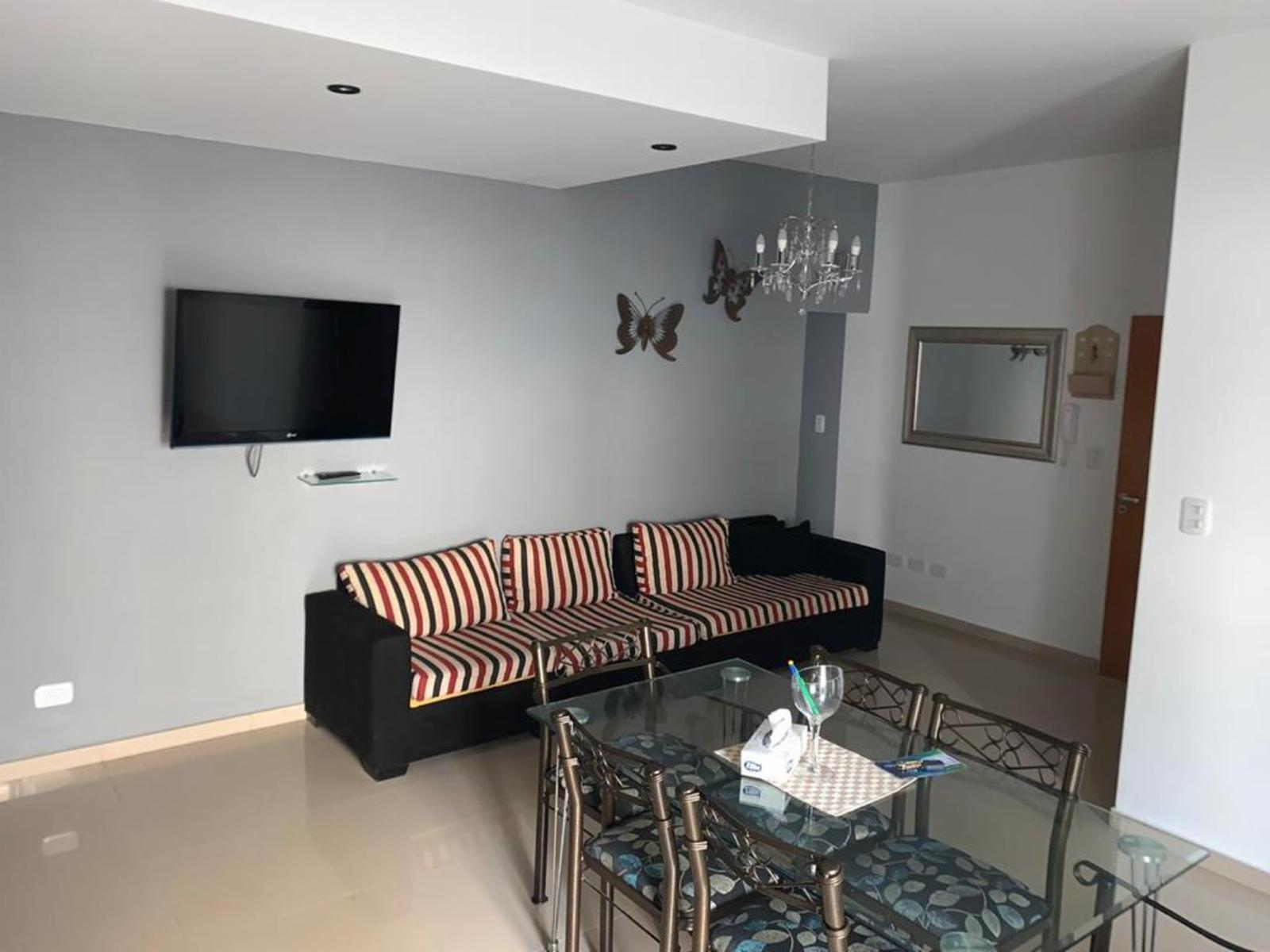 Departamento 2 ambientes con patio y cochera - Cervantes 2500 Villa Luzuriaga — foto 4