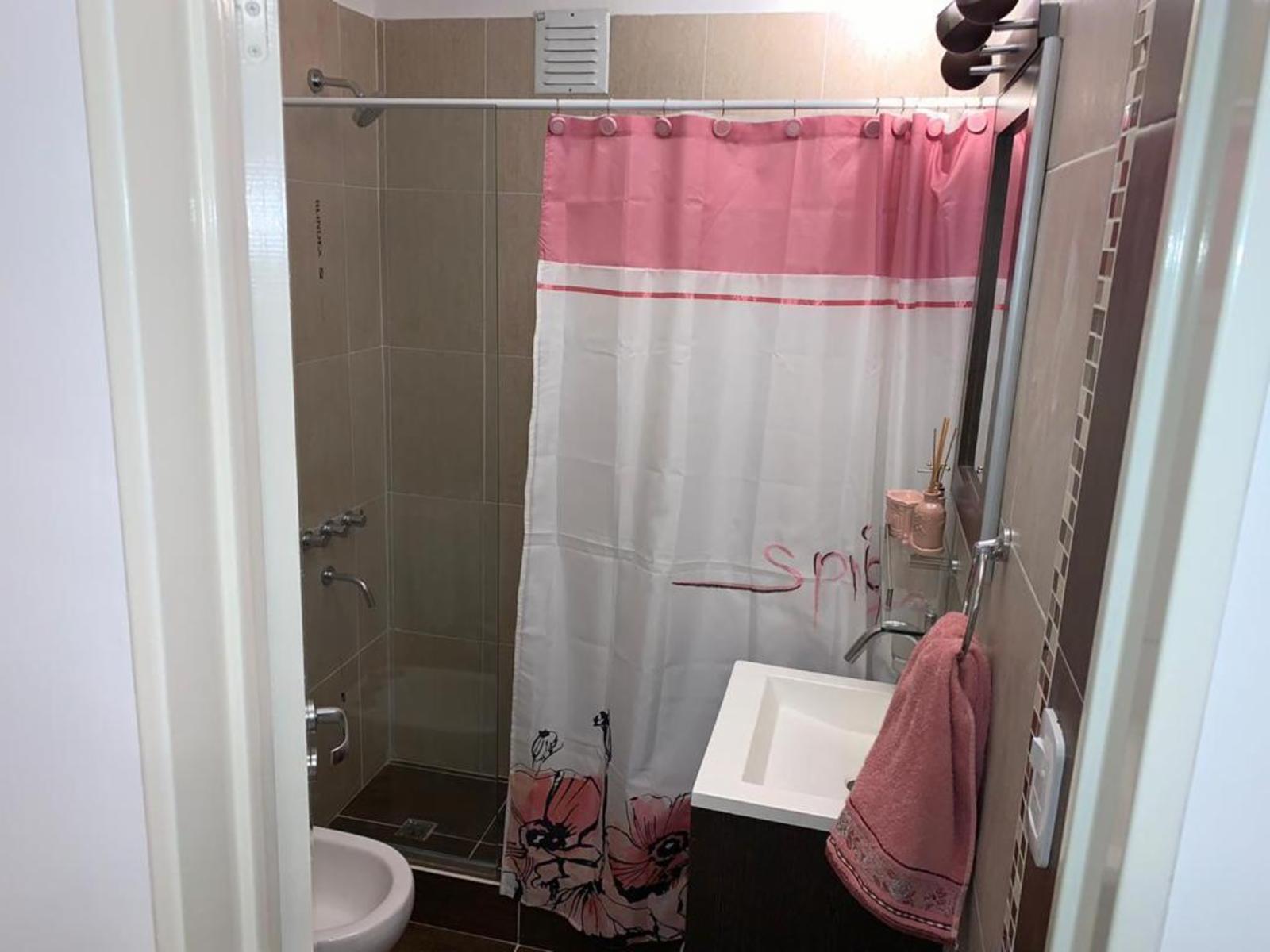 Departamento 2 ambientes con patio y cochera - Cervantes 2500 Villa Luzuriaga — foto 8