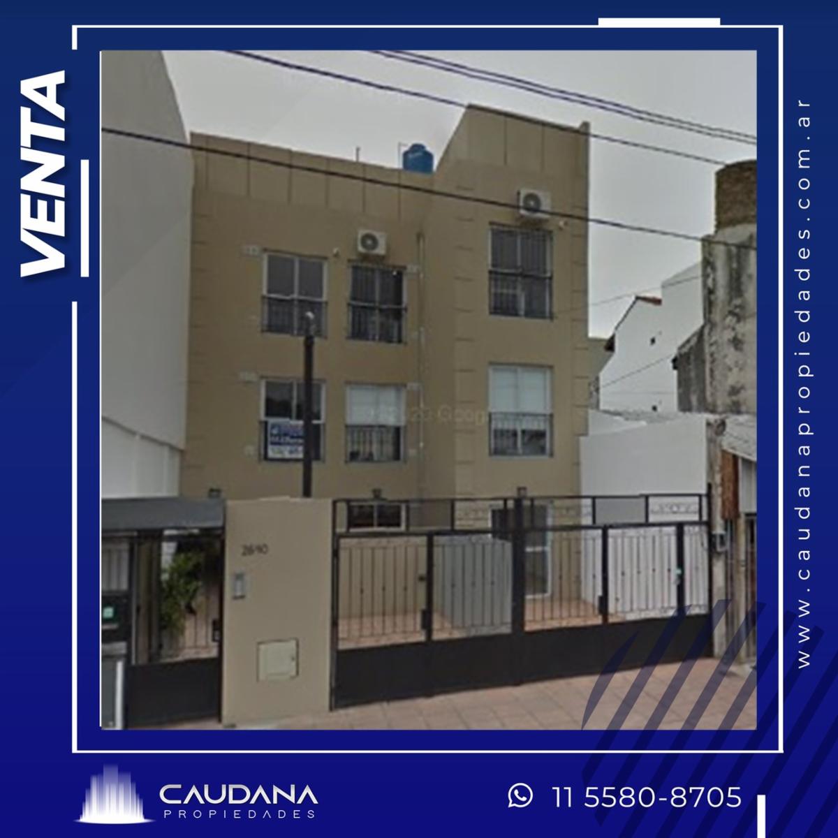 Departamento de tres ambientes con fondo - Av. Don Bosco 2600 V. Luzuriaga