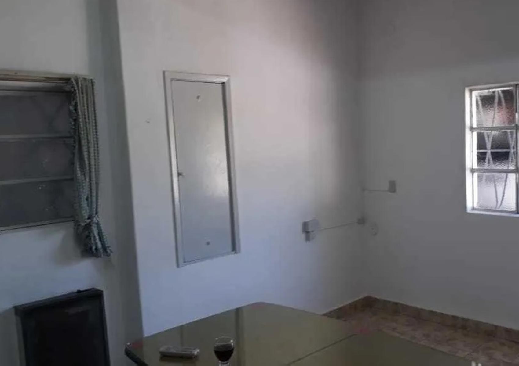 Casa 4 ambientes con garage y fondo - Bolivar 3000 Lomas del Mirador — foto 3