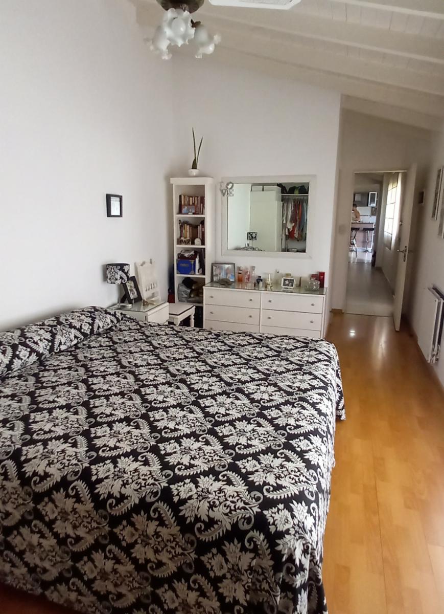 Casa cuatro ambientes con pileta reciclada a nuevo - Concordia 1000 Haedo — foto 4