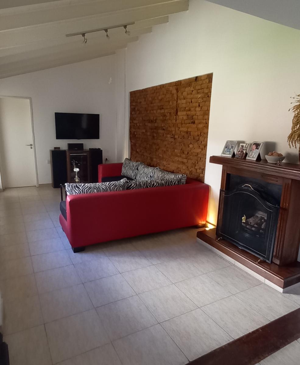 Casa cuatro ambientes con pileta reciclada a nuevo - Concordia 1000 Haedo — foto 8