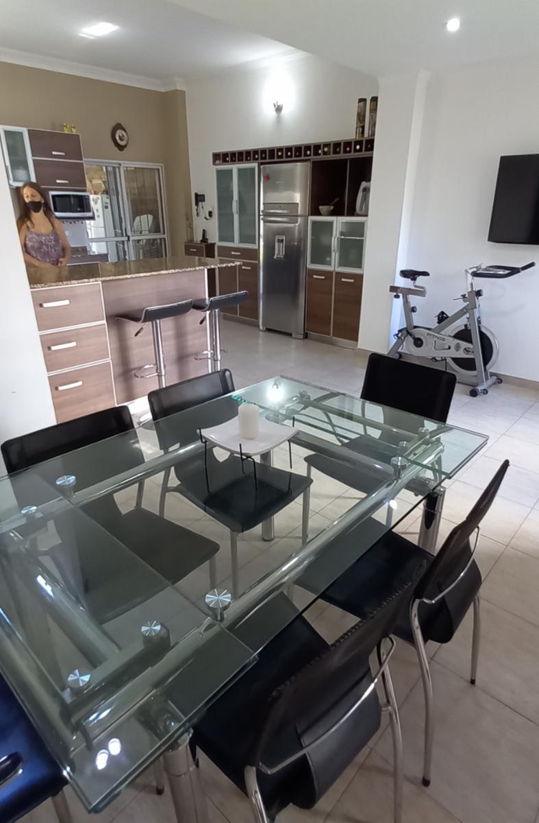 Casa cuatro ambientes con pileta reciclada a nuevo - Concordia 1000 Haedo — foto 10