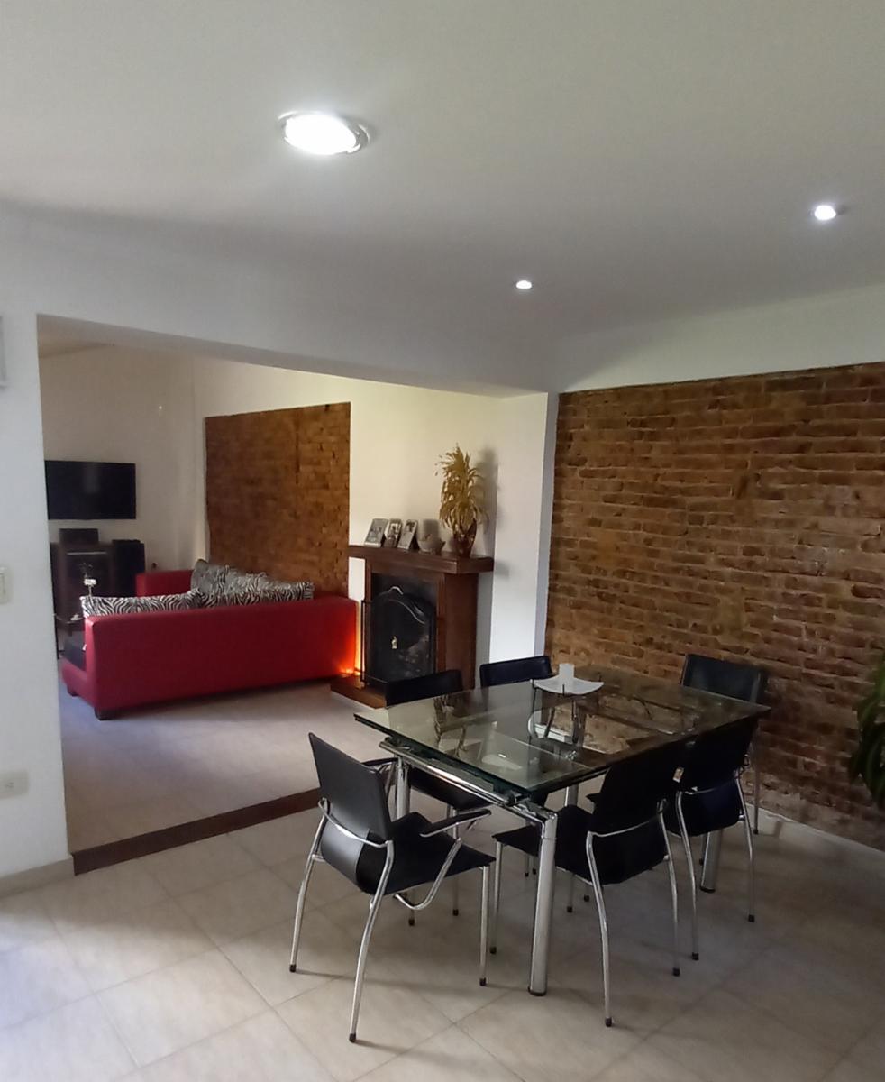 Casa cuatro ambientes con pileta reciclada a nuevo - Concordia 1000 Haedo — foto 12