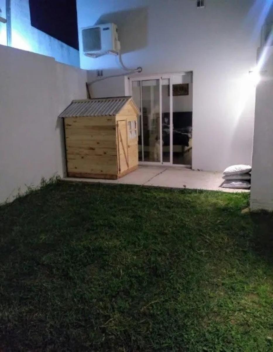 Departamento de dos ambientes con patio en venta - La PAz 2100 Villa Luzuriaga — foto 3