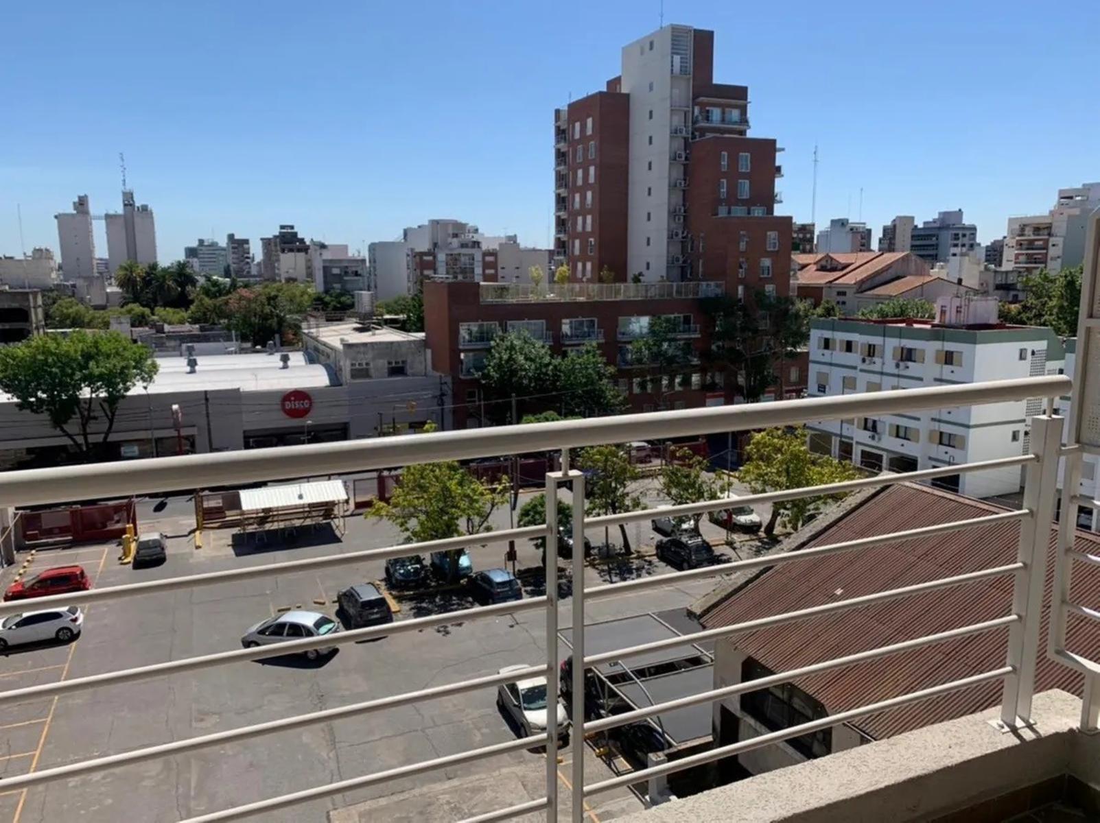 Departamento dos ambientes a estrenar - C. Pellegrini 800 Moron — foto 2