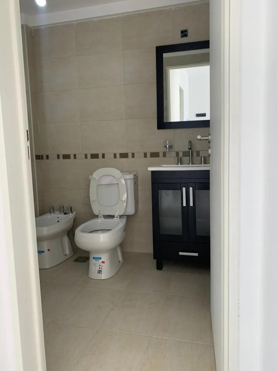 Departamento dos ambientes a estrenar - C. Pellegrini 800 Moron — foto 3