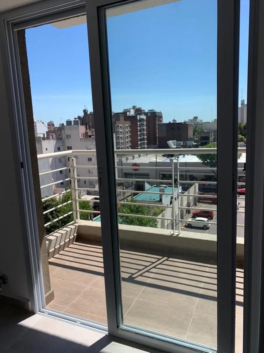 Departamento dos ambientes a estrenar - C. Pellegrini 800 Moron — foto 5