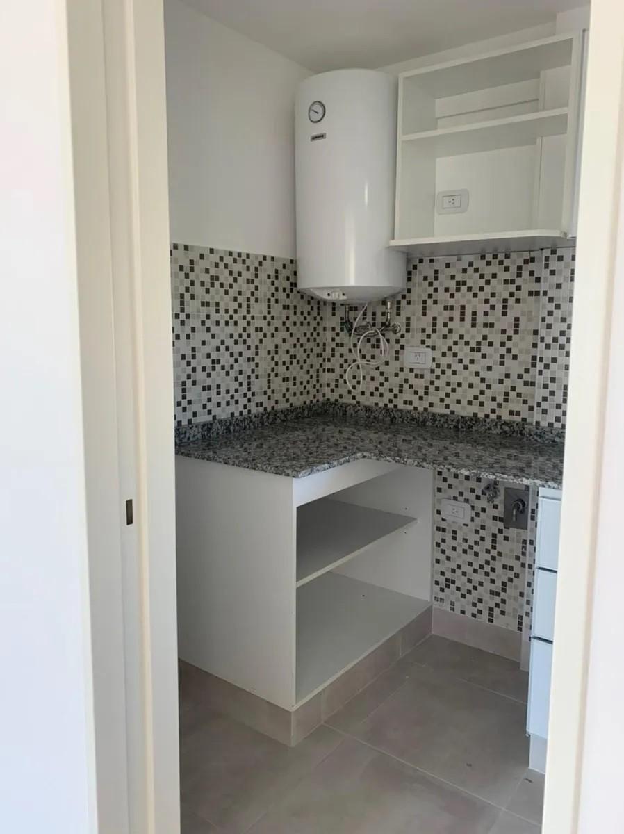 Departamento dos ambientes a estrenar - C. Pellegrini 800 Moron — foto 6