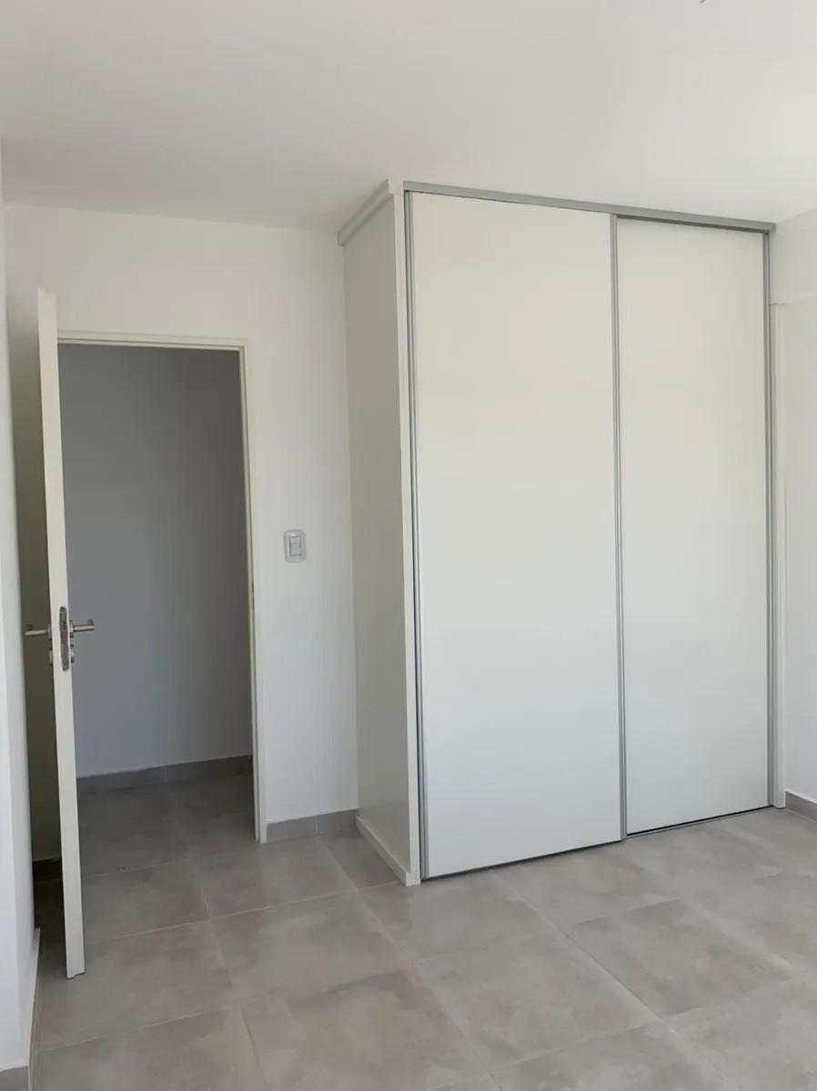 Departamento dos ambientes a estrenar - C. Pellegrini 800 Moron — foto 7