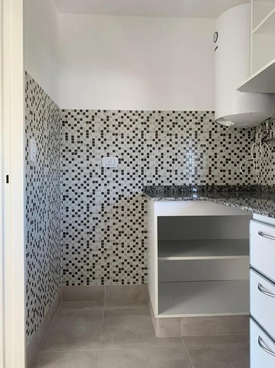 Departamento dos ambientes a estrenar - C. Pellegrini 800 Moron — foto 10