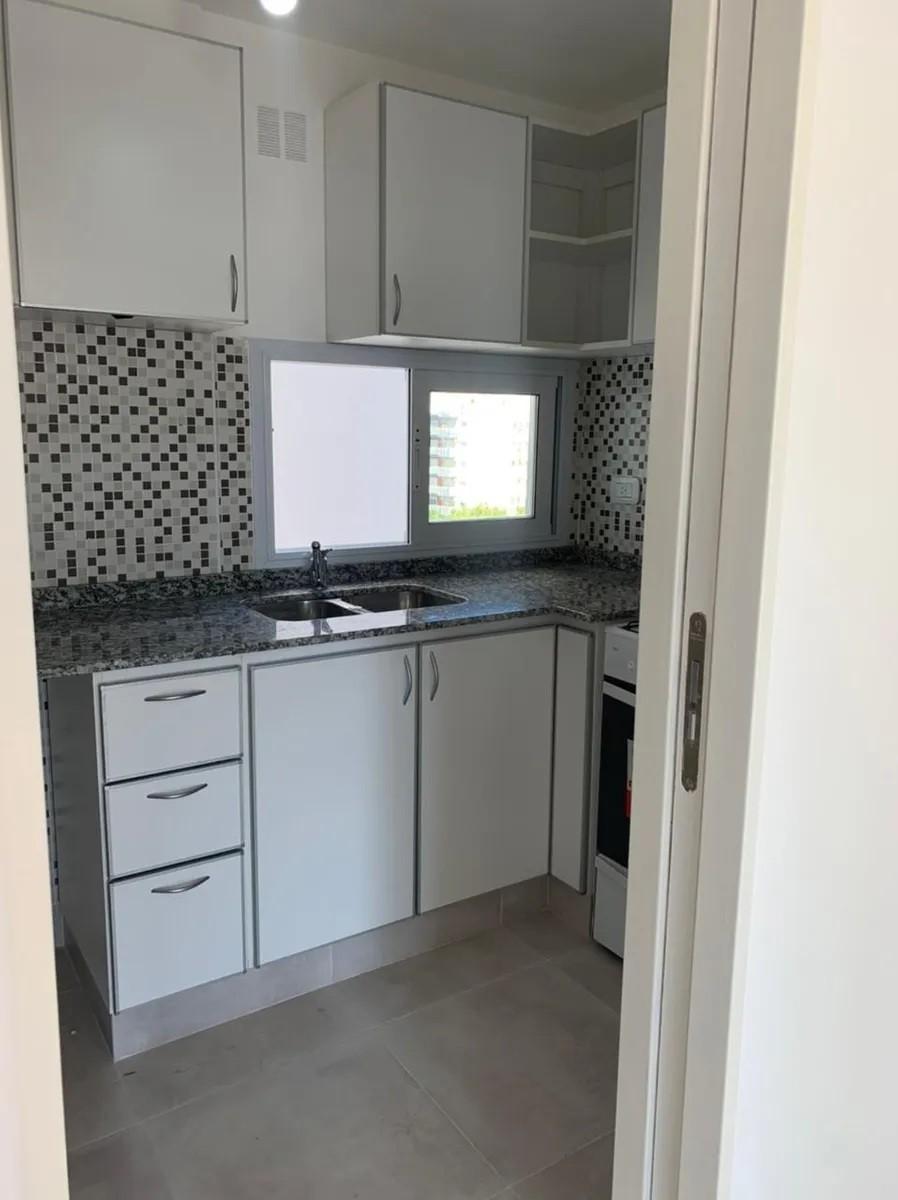 Departamento dos ambientes a estrenar - C. Pellegrini 800 Moron — foto 11