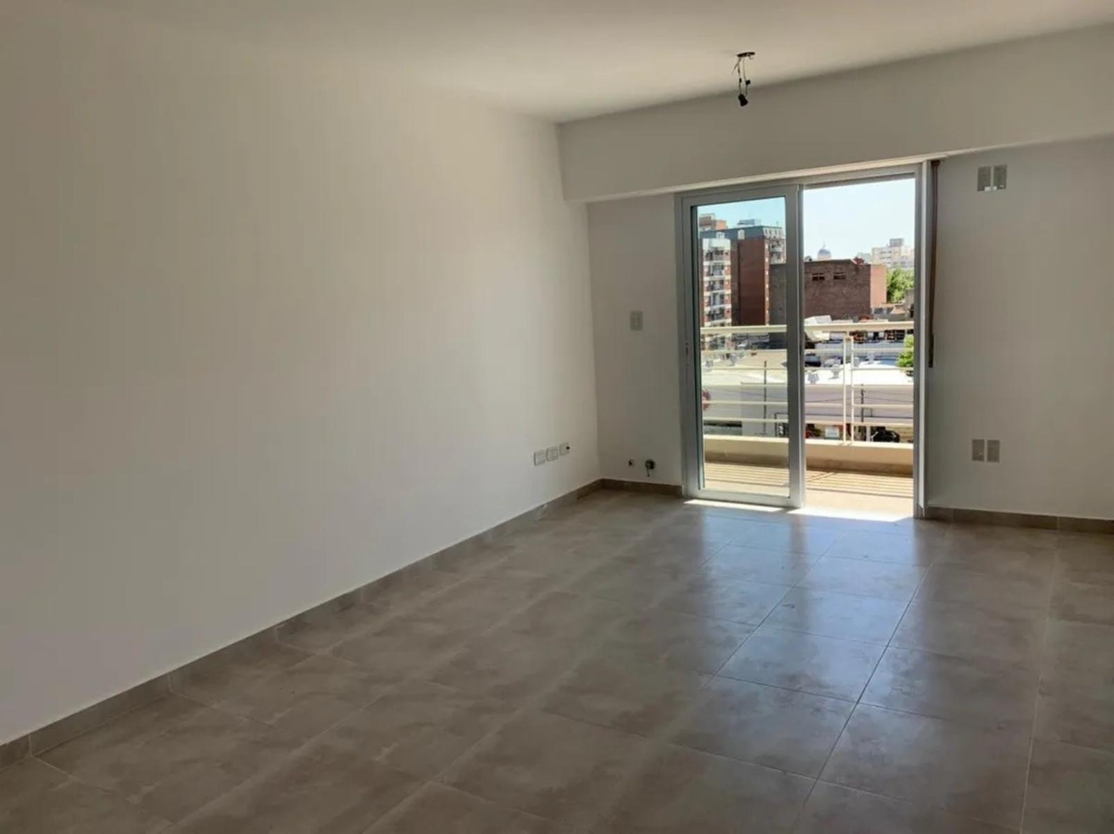Departamento dos ambientes a estrenar - C. Pellegrini 800 Moron — foto 13