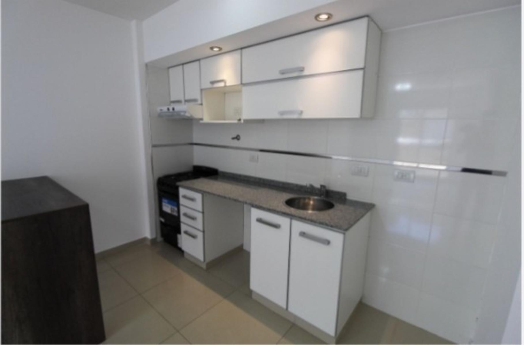 Departamento tres ambientes con cochera y terraza propia - Cramer 700 Ramos Mejia — foto 3