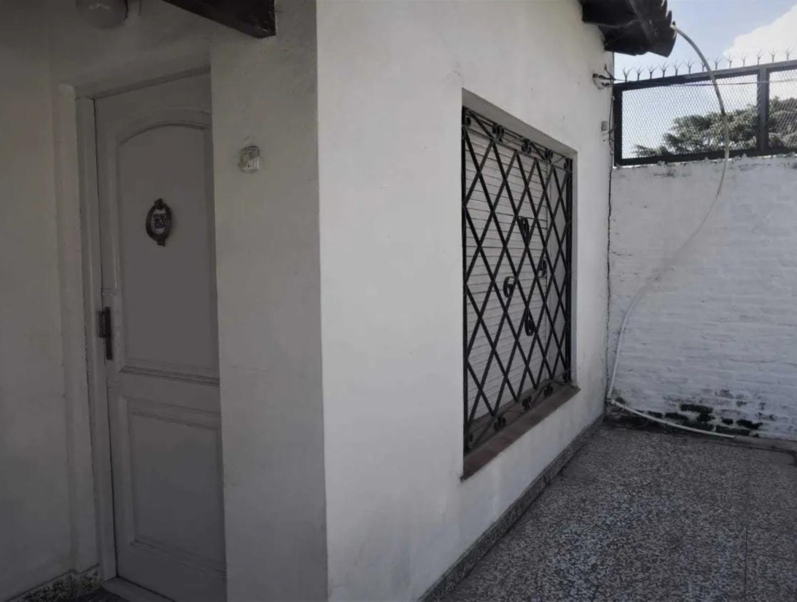 Casa 3 ambientes con fondo - Carabobo 3800 Villa Luzuriaga — foto 6