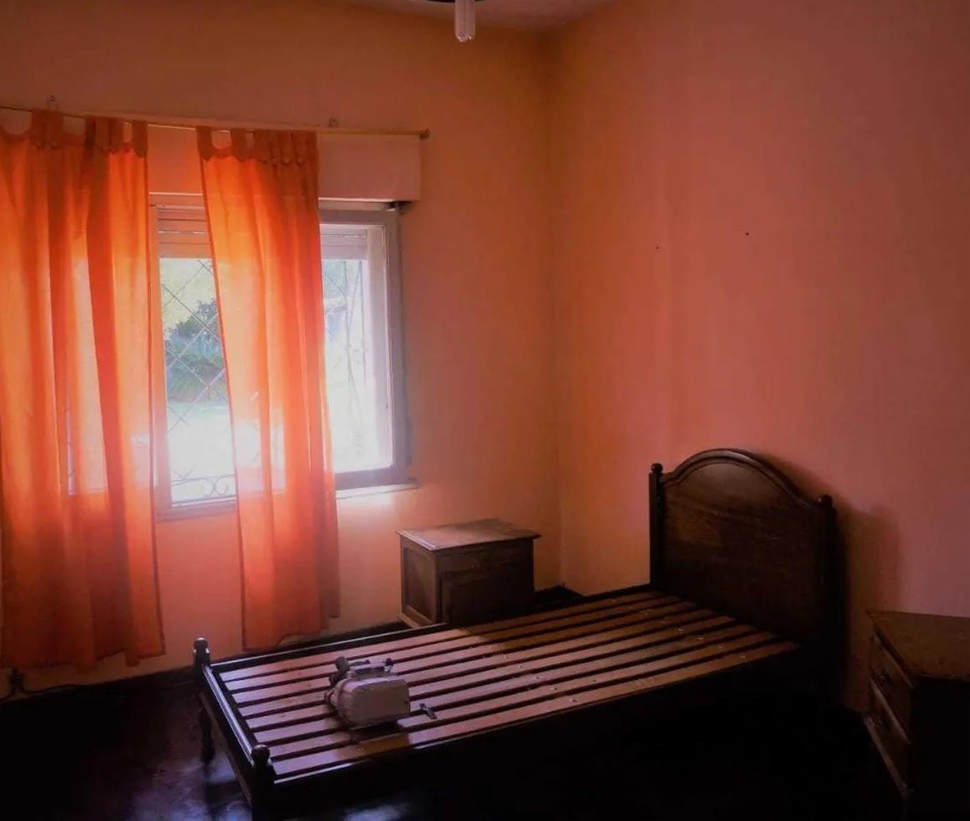 Casa 3 ambientes con fondo - Carabobo 3800 Villa Luzuriaga — foto 7