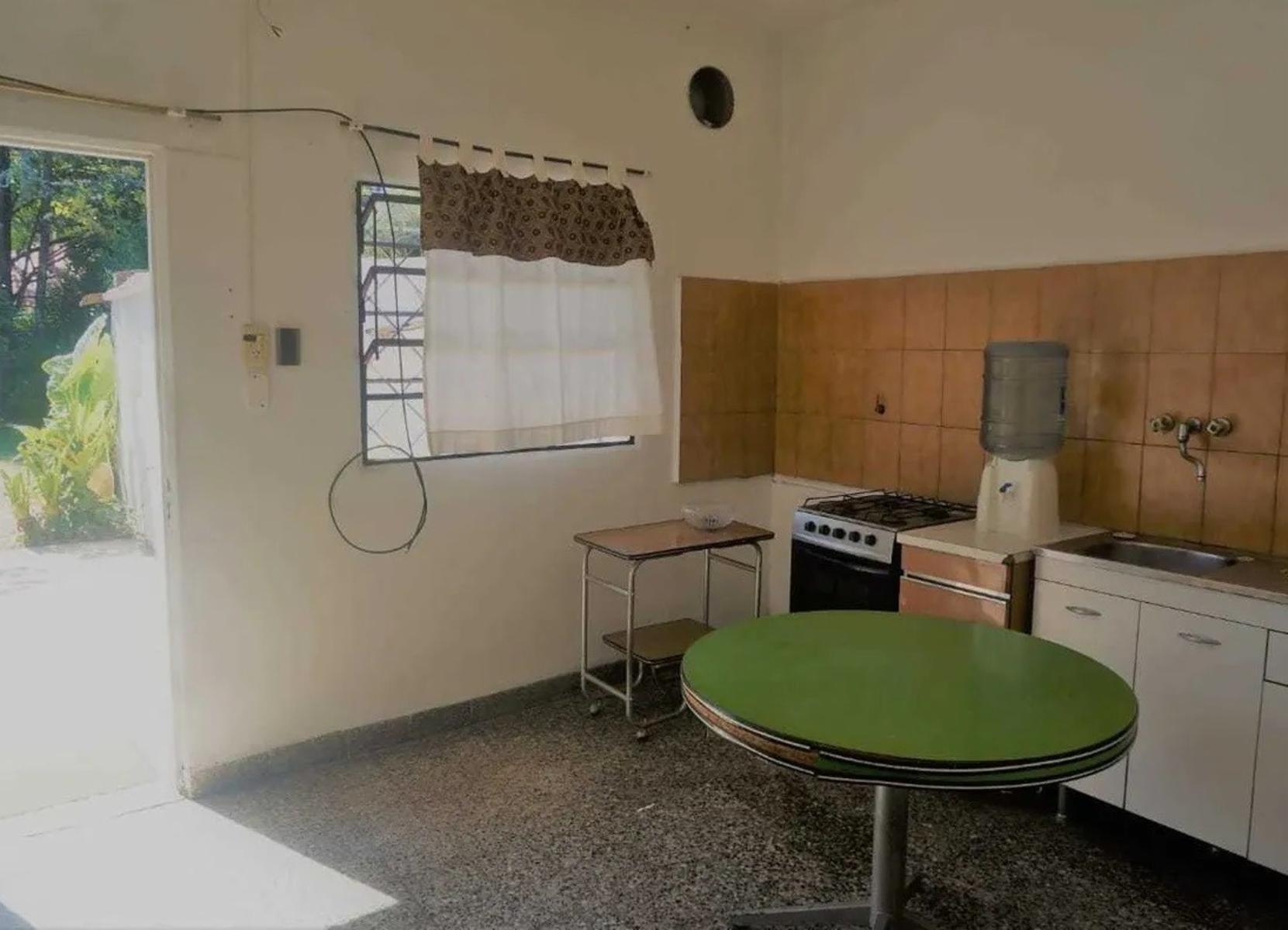 Casa 3 ambientes con fondo - Carabobo 3800 Villa Luzuriaga — foto 9