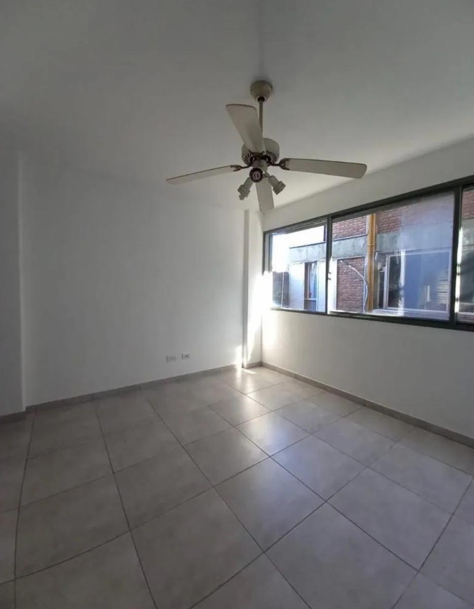 Departamento de dos ambientes con cochera - Colon 100 Ramos Mejia — foto 5