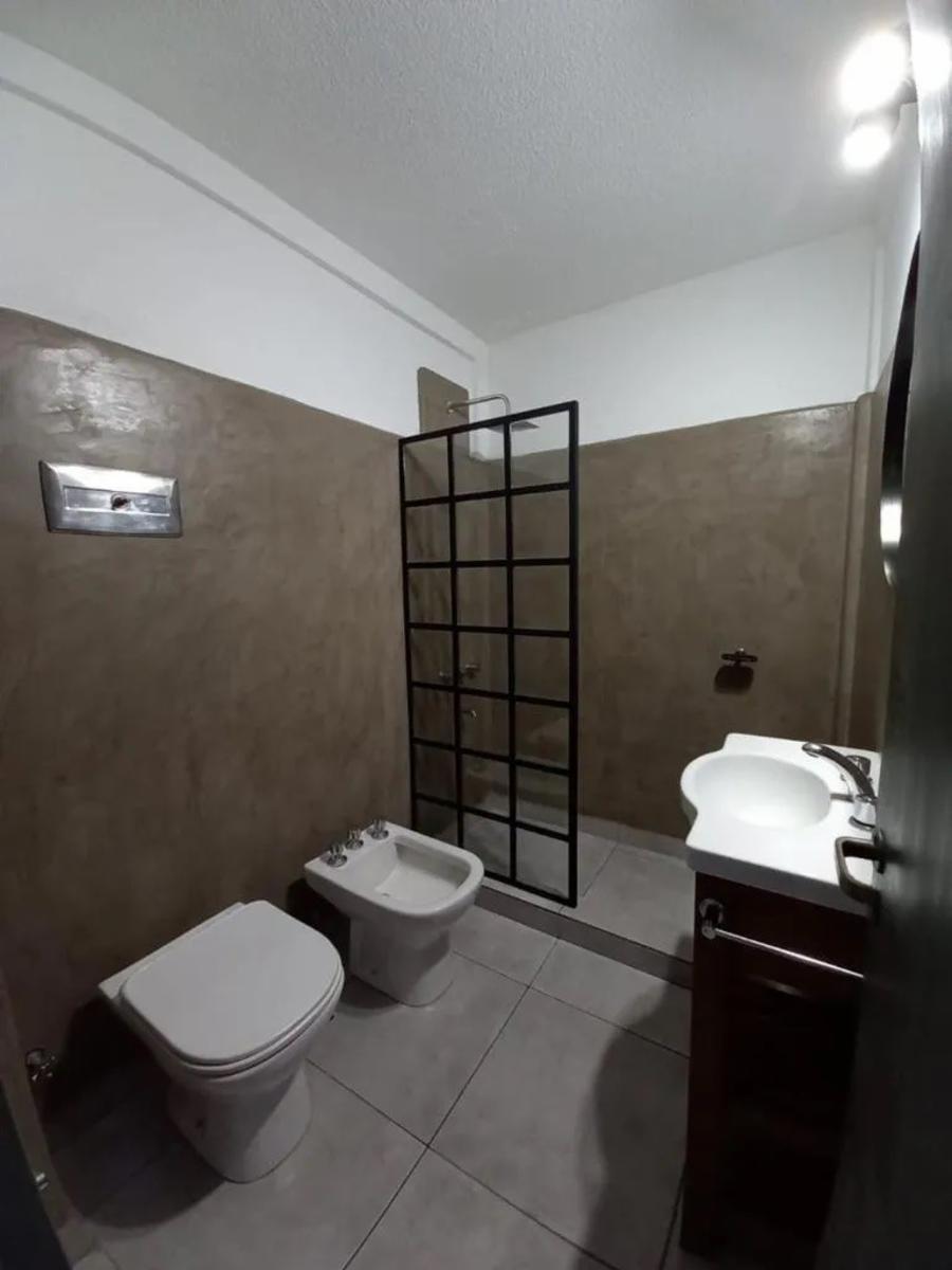 Departamento de dos ambientes con cochera - Colon 100 Ramos Mejia — foto 11