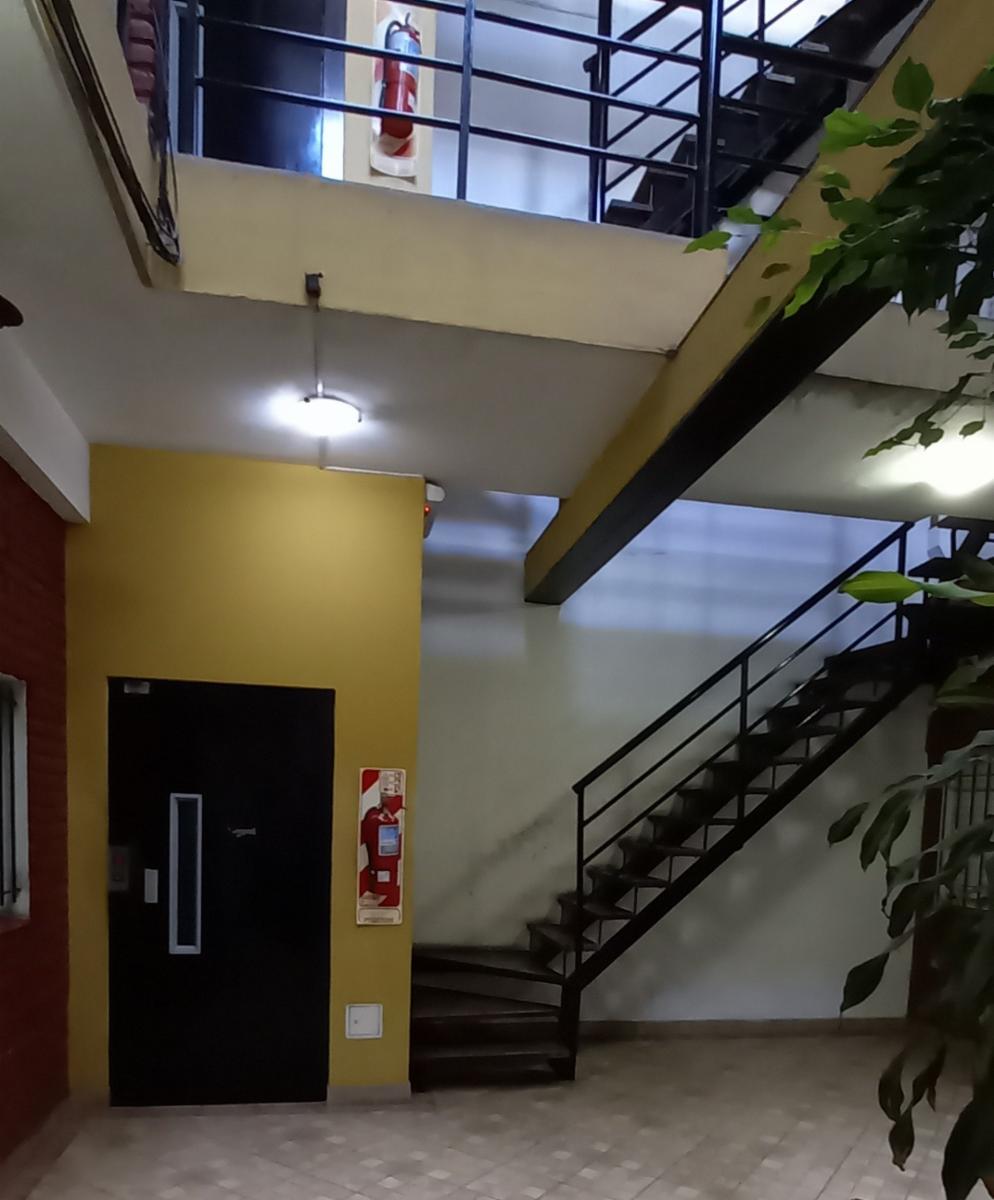 Departamento ambiente y medio con patio - Ardoino 100 Ramos Mejia — foto 9