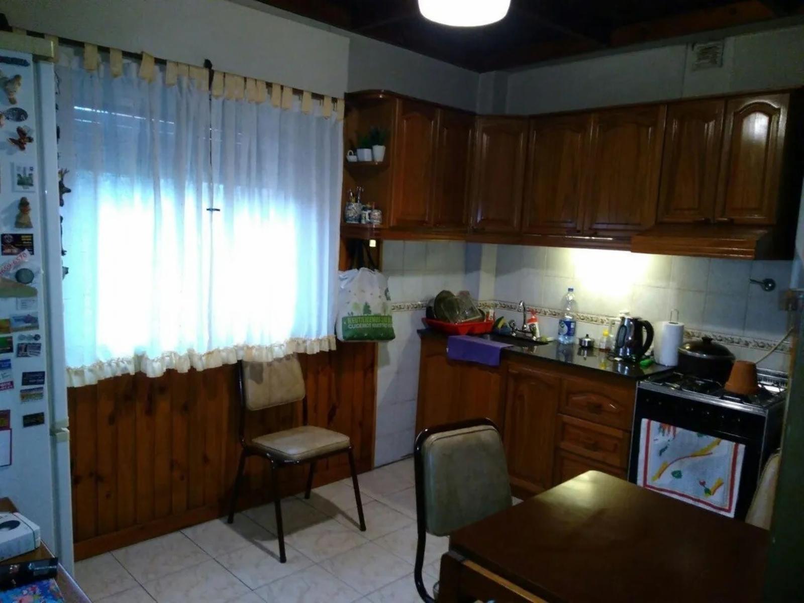 Casa chalet 4 ambientes sobre lote 10x22 - R. Indarte 800 V. Luzuriaga — foto 3
