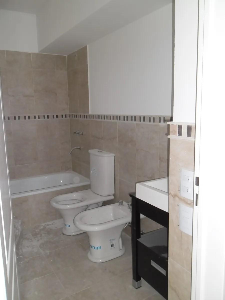 Excelente departamento de dos ambientes con cochera - Torres Florencia Ramos Mejia — foto 11
