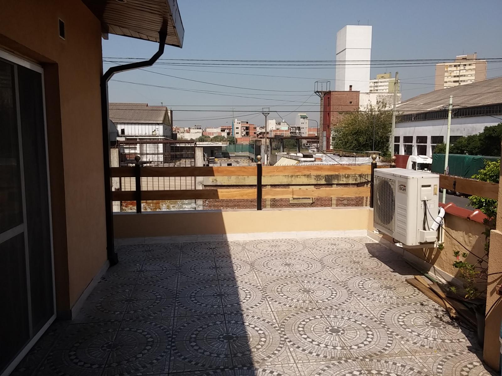 Casa 4 amb s/terreno propio, patio, terraza quincho V. Riachuelo - 8