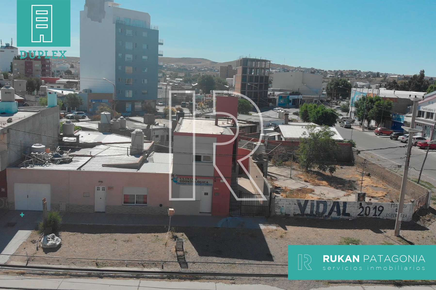 #VentaRUKAN | DUPLEX (Consultorio + Dpto.) | Barrio GENERAL PAZ | Calle DON BOSCO | Caleta Olivia.- (APTO CREDITO HIPOTECARIO) - 2