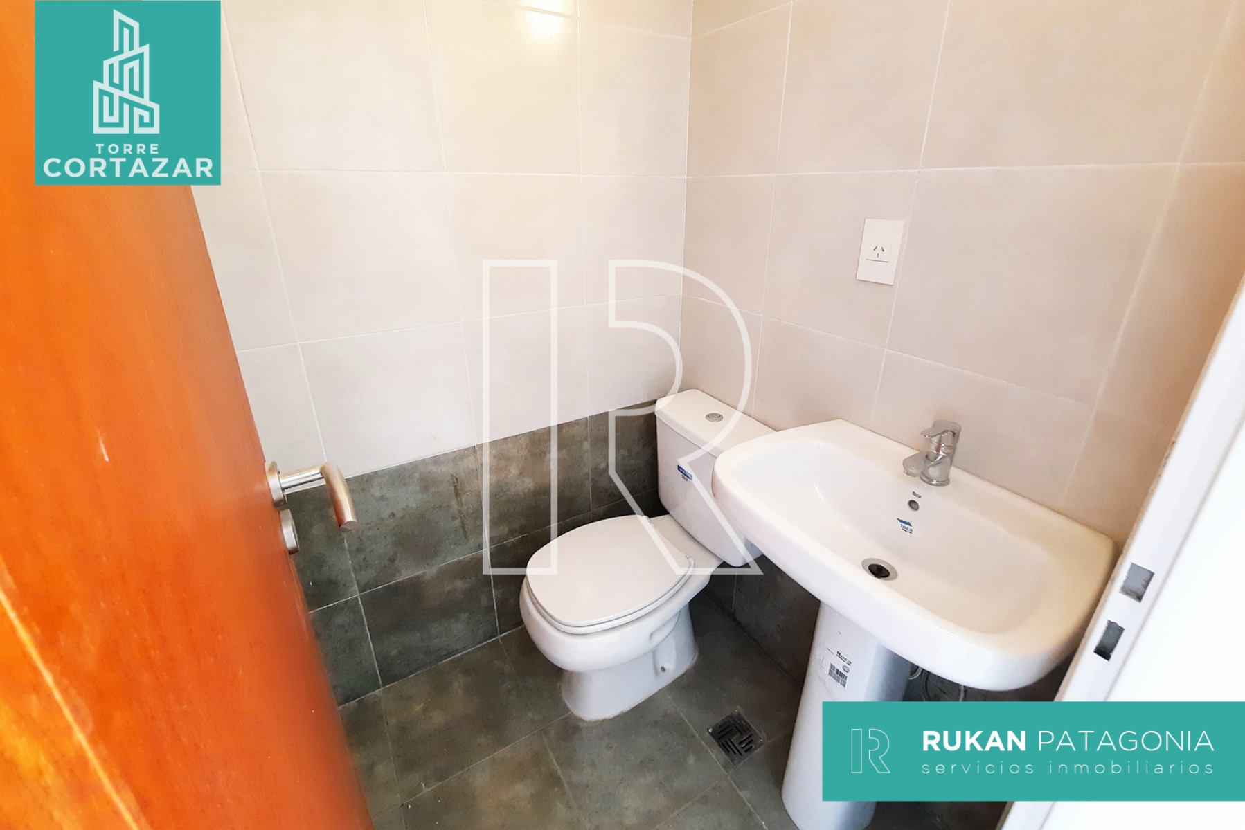 #Alquiler_RUKAN Local Comercial | TORRE CORTAZAR | Local 10 | 35m2 |Calle J. M. ESTRADA | Caleta Olivia - 5