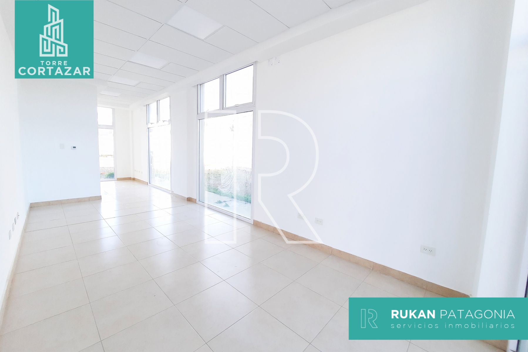 #Alquiler_RUKAN Local Comercial | TORRE CORTAZAR | Local 11 | 37m2 | Calle J. M. ESTRADA | Caleta Olivia - 1