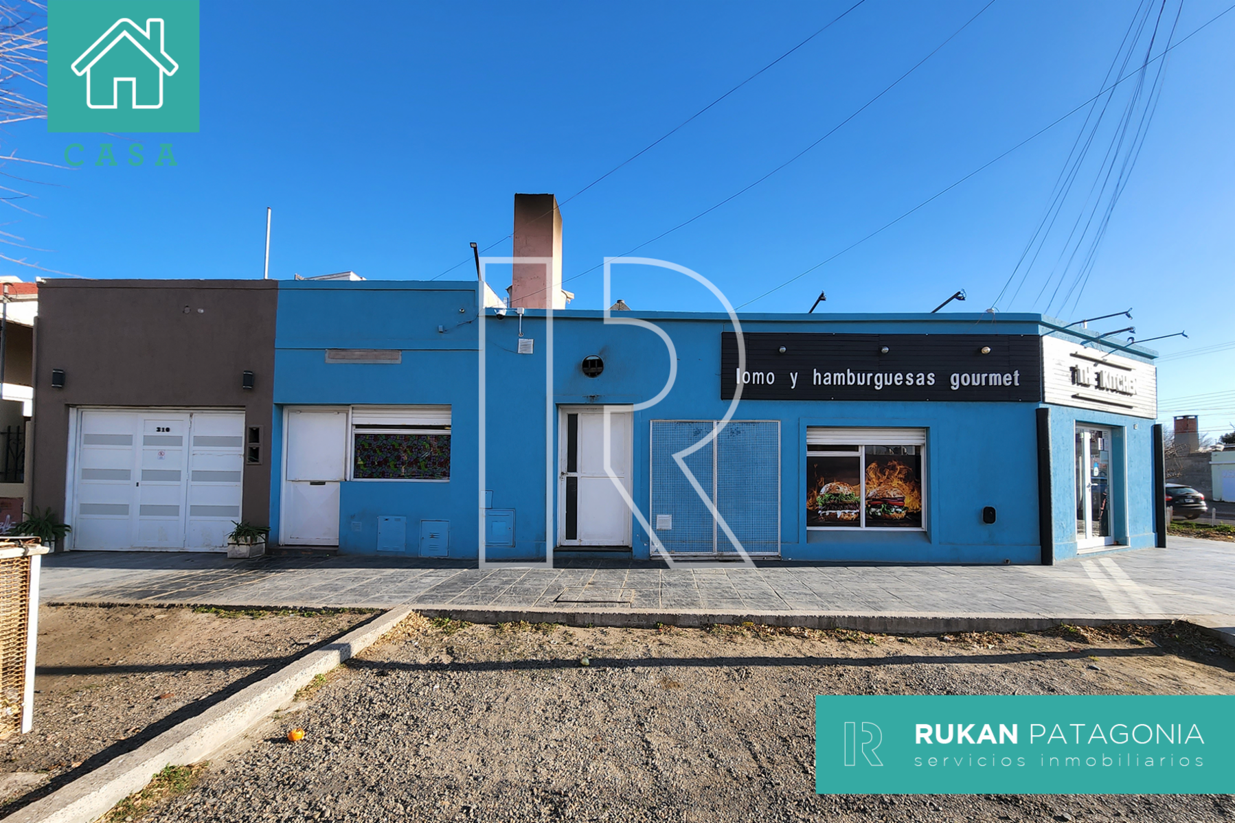 #VentaRUKAN | Casa de 3 Ambientes + Local Comercial | Barrio CENTRO | Calle LUCIO MANSILLA Y LAVALLE | Caleta Olivia. - 2