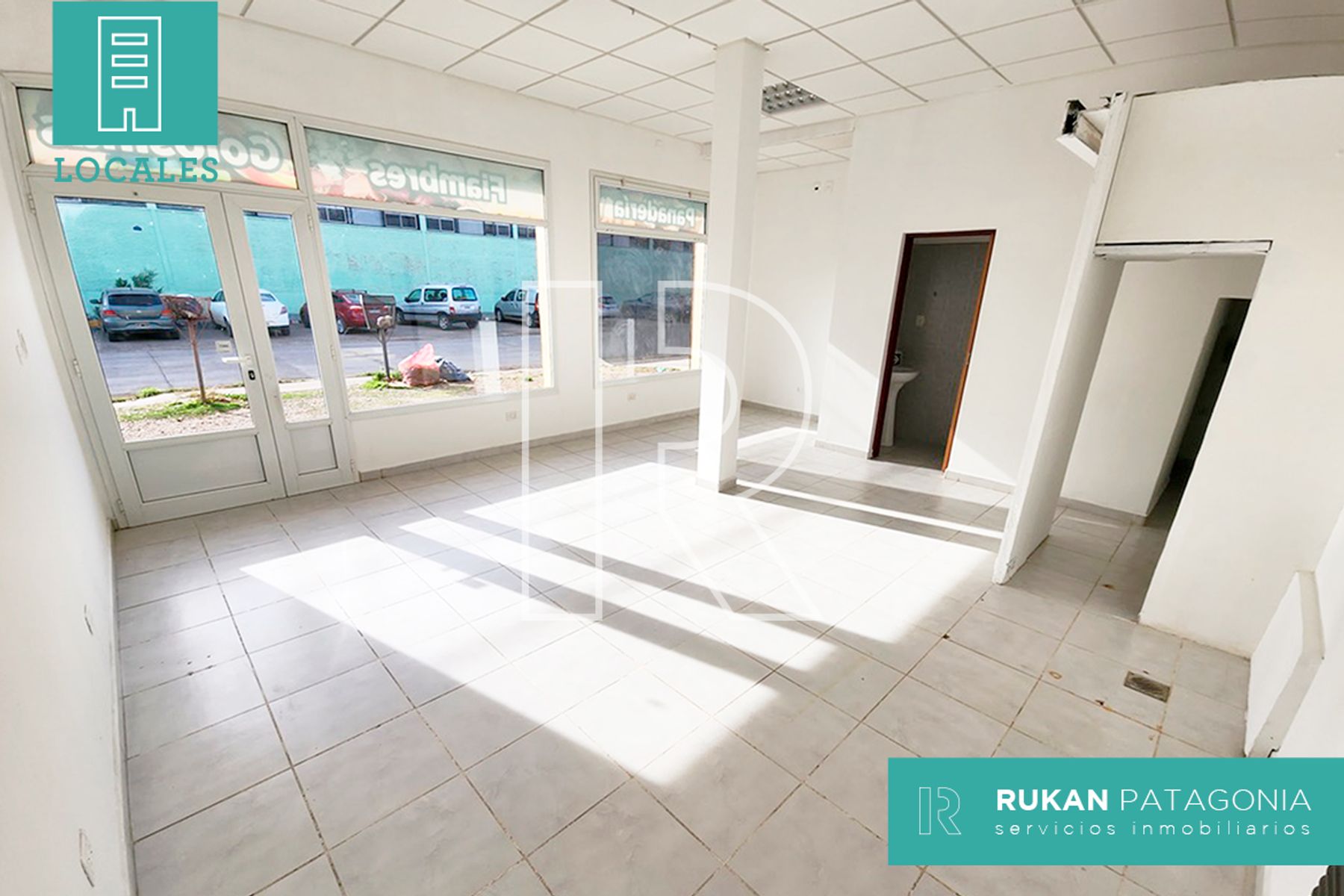 #AlquilerRUKAN | Local Comercial | Calle PADRE JORDAN | Caleta Olivia - 3