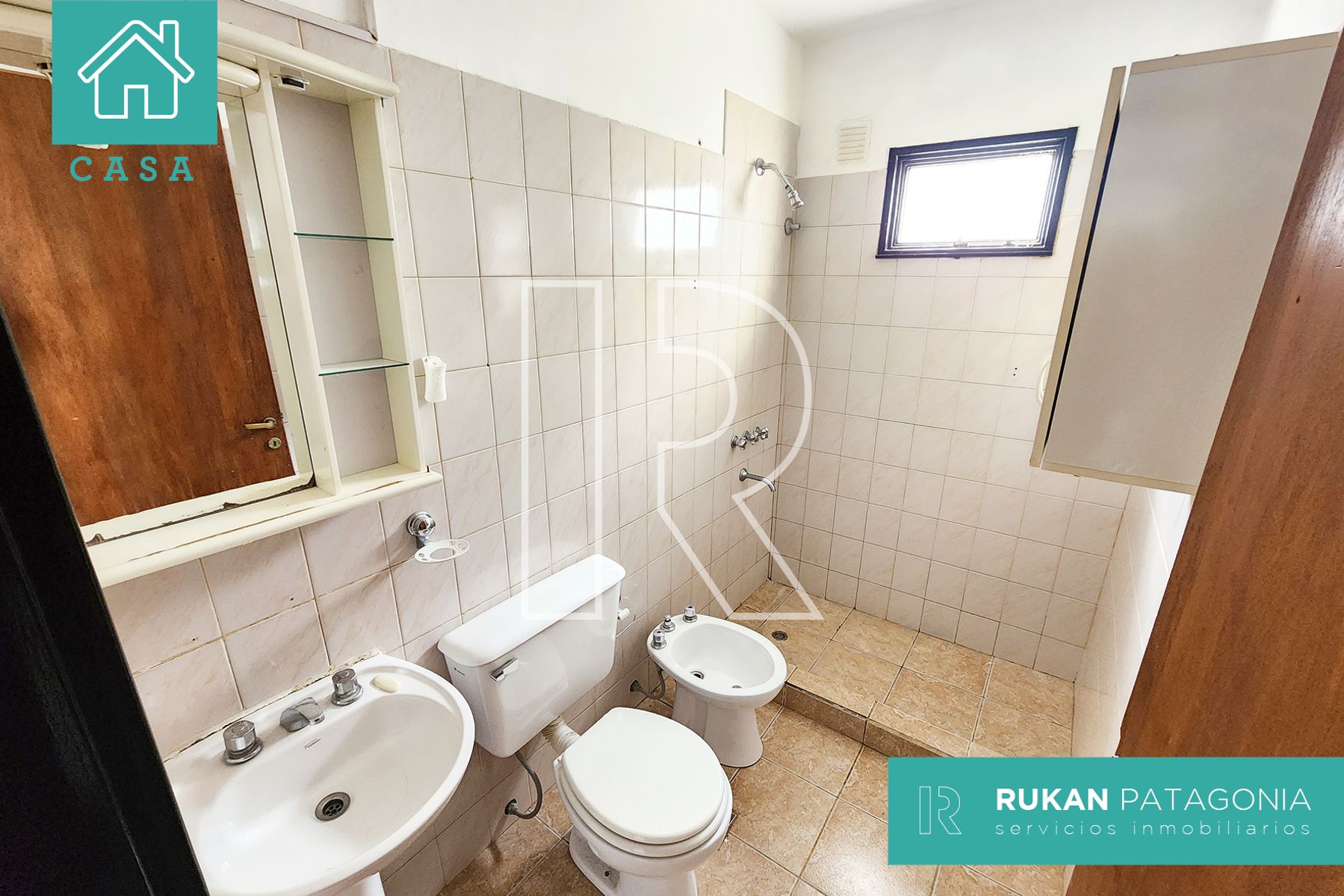 #VentaRUKAN | Casa 3 Habitaciones | Calle ECUADOR | Barrio MIRADOR | Caleta Olivia. - 11
