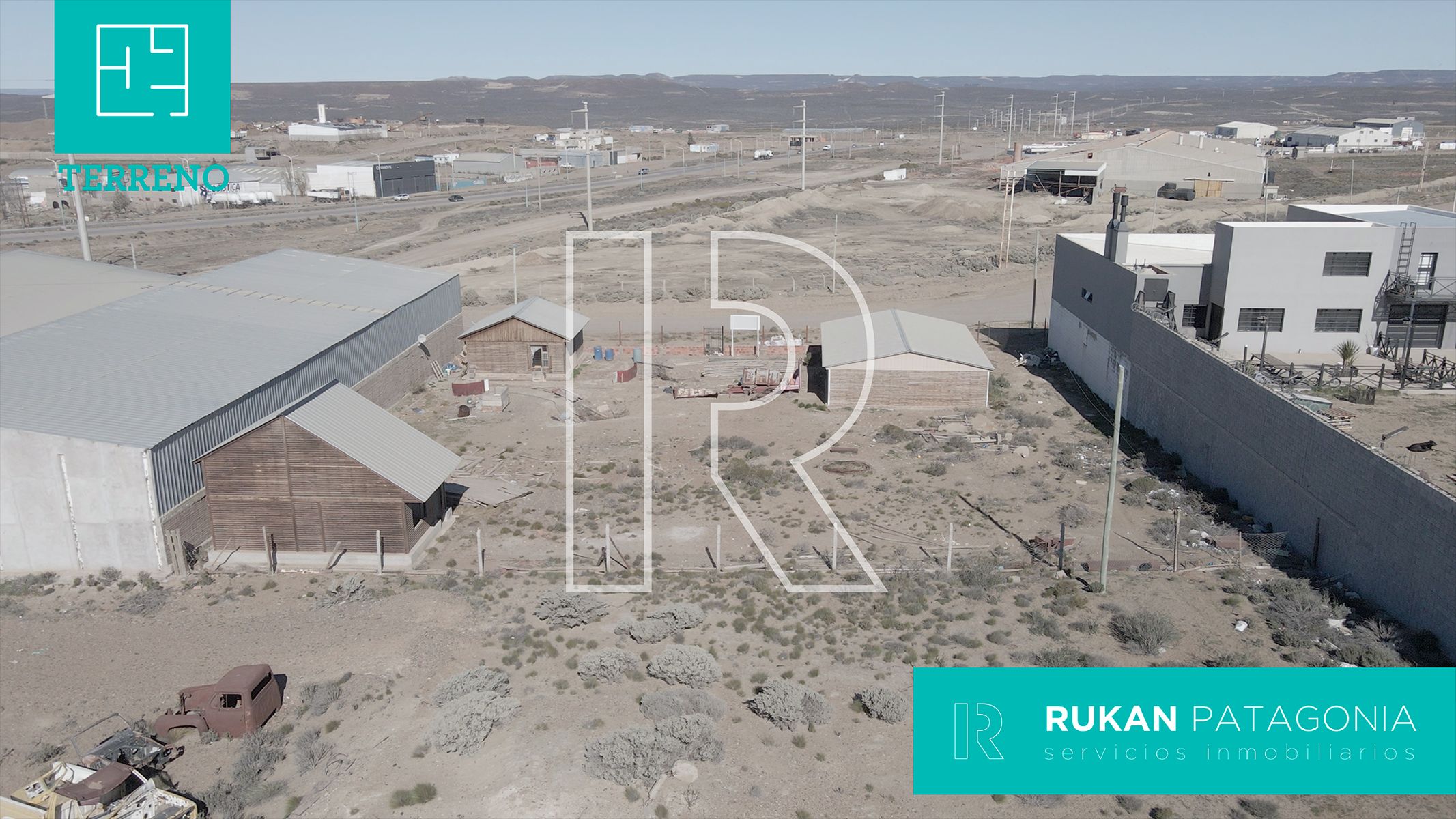 Terreno + 3 Casas en Venta | BARRIO INDUSTRIAL | 1.500m2 | calle JUAN LARREA - 4