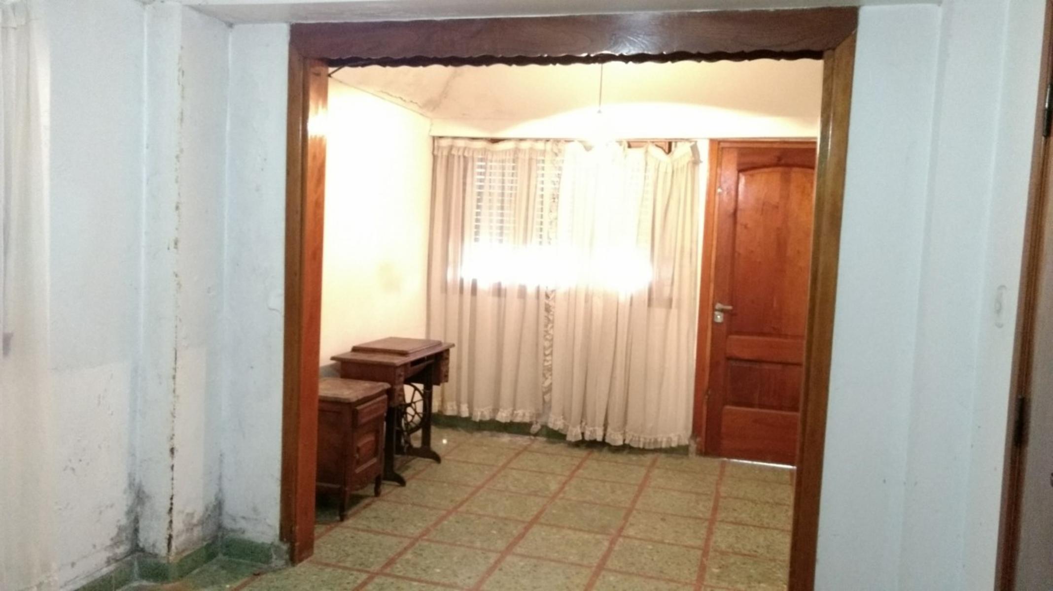 CASA DE 3 AMB. LOTE PROPIO. SUPERFICIE DE TNO 255 MTS. VENTA DIRECTA. — foto 6