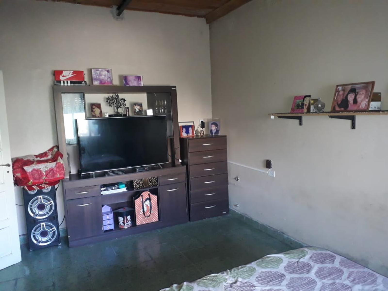 CASA CON LOCAL EN LOTE PROPIO DE 3 AMBIENTES. — foto 2