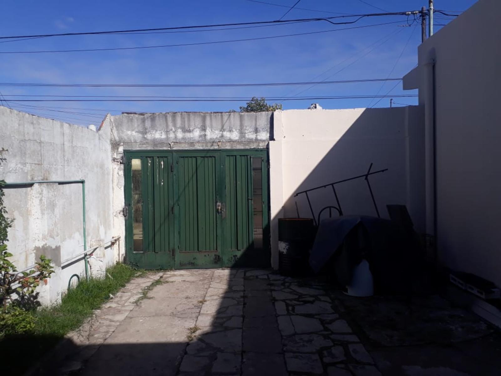 CASA CON LOCAL EN LOTE PROPIO DE 3 AMBIENTES. — foto 9