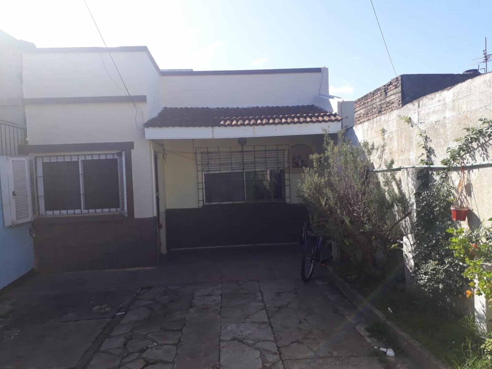 CASA CON LOCAL EN LOTE PROPIO DE 3 AMBIENTES. — foto 13
