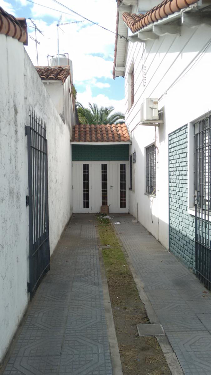 CASA EN LOTE PROPIO DE 4 AMBIENTES. SUP. 10 mts X 46 mts2. — foto 2