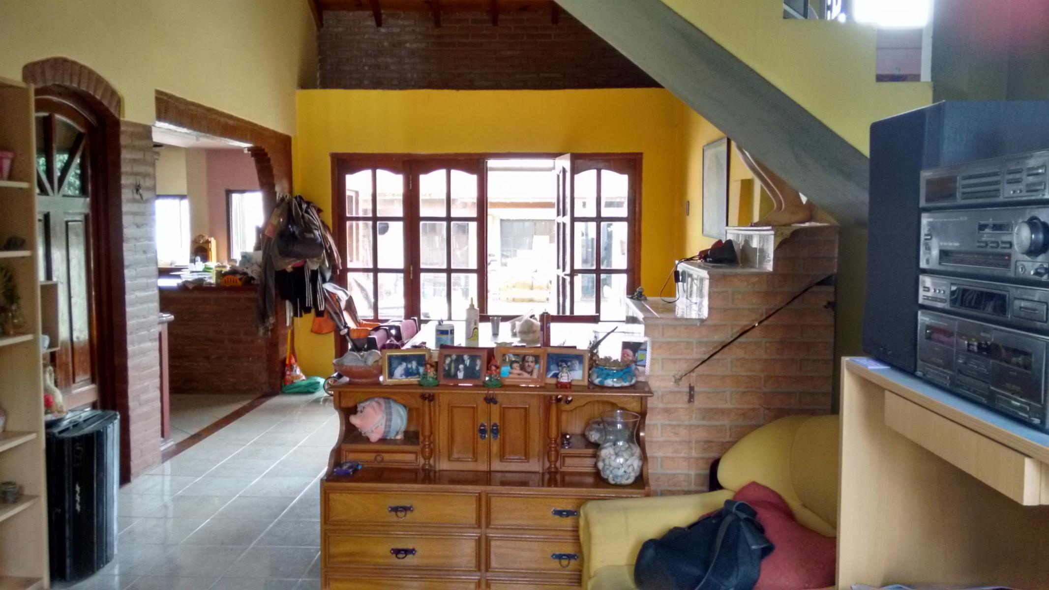 CASA EN LOTE PROPIO DE 5 AMBIENTES. SUP. 230 mts2. APROX. ¡¡¡ESTADO MUY BUENO — foto 2