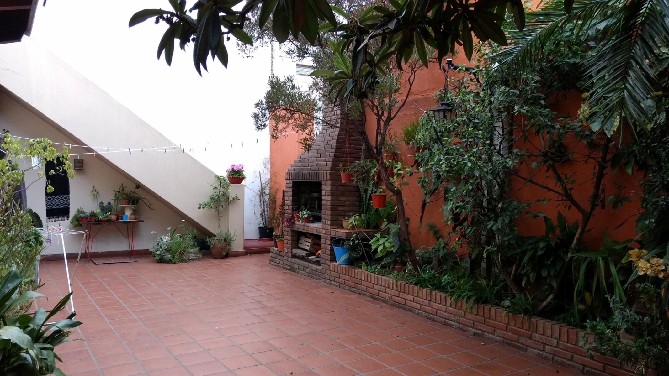CASA DE 5 AMBIENTES EN LOTE PROPIO . SUP. 10 mts X 20 mts. ¡¡¡ ESTADO IMPECABLE Y MODERNO — foto 14