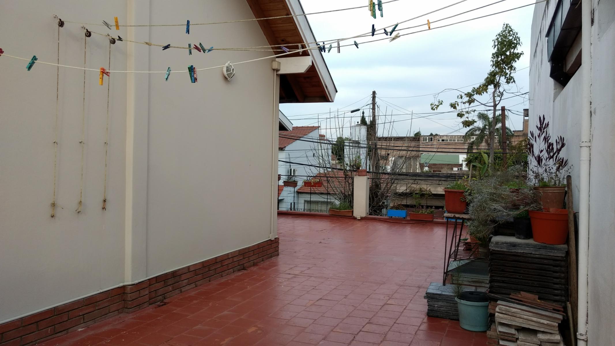 CASA DE 5 AMBIENTES EN LOTE PROPIO . SUP. 10 mts X 20 mts. ¡¡¡ ESTADO IMPECABLE Y MODERNO — foto 15