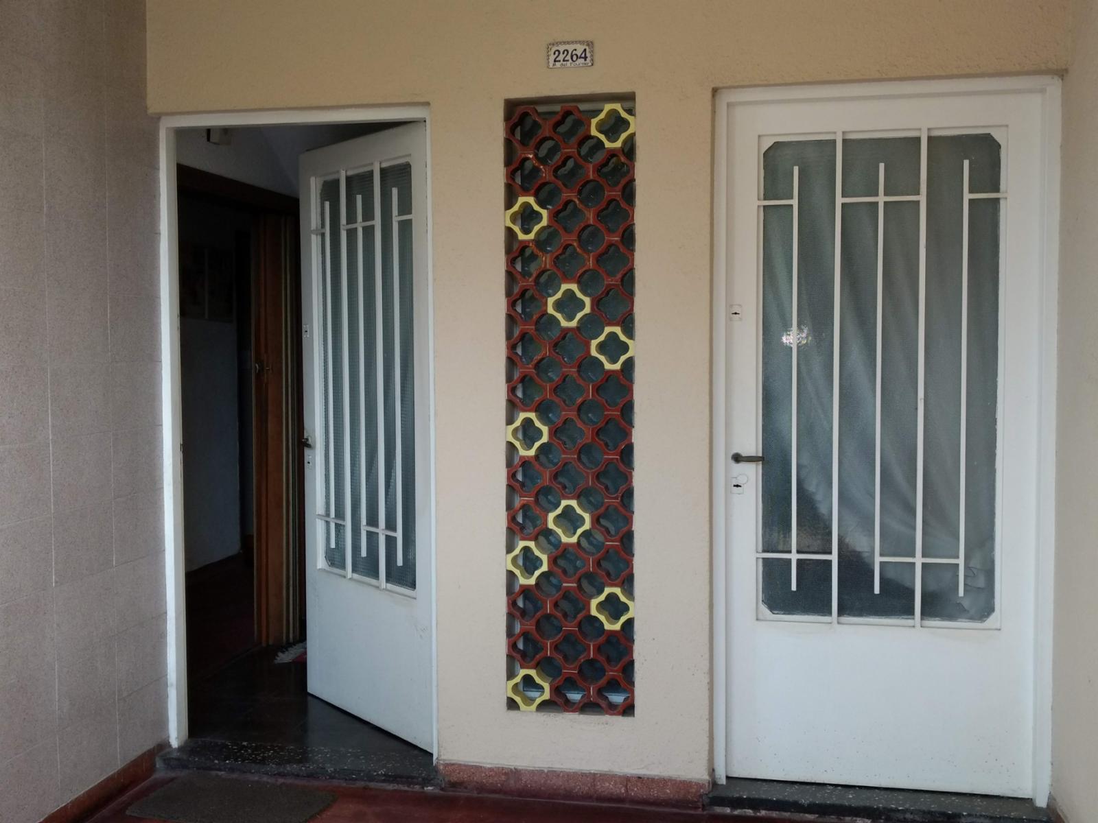 CASA EN LOTE PROPIO AL FRENTE — foto 4