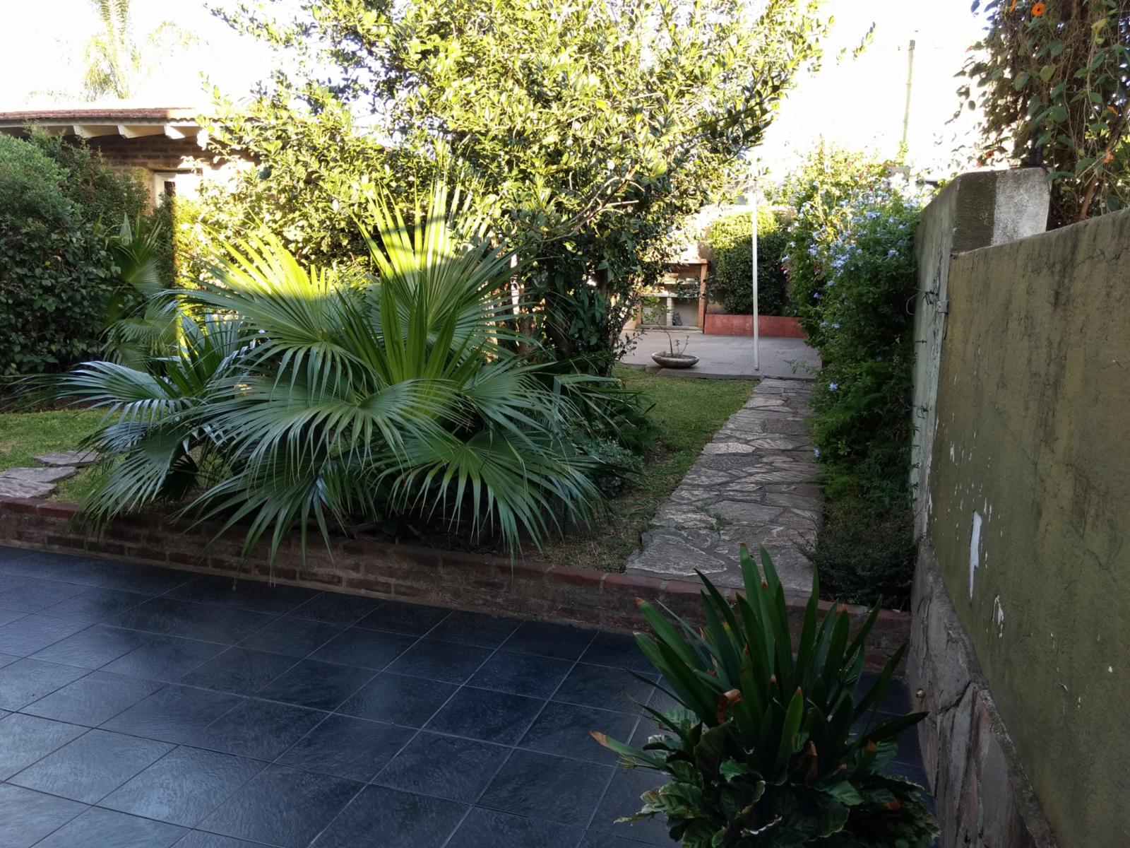 CASA EN LOTE PROPIO AL FRENTE — foto 12