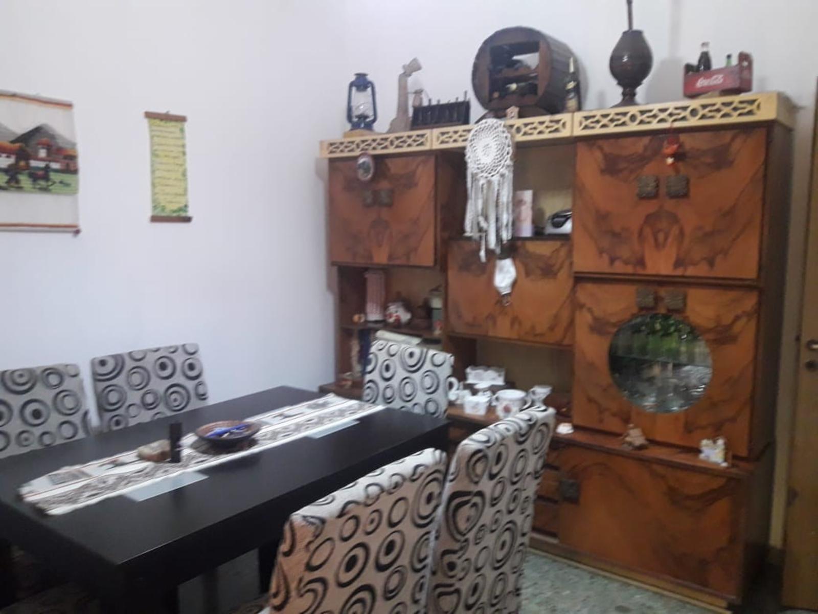 CHALET 4 AMBIENTES CON DEPARTAMENTO AL FONDO con cochera muy bien conservado — foto 3