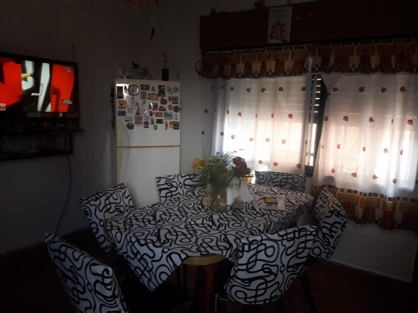CHALET 4 AMBIENTES CON DEPARTAMENTO AL FONDO con cochera muy bien conservado — foto 7