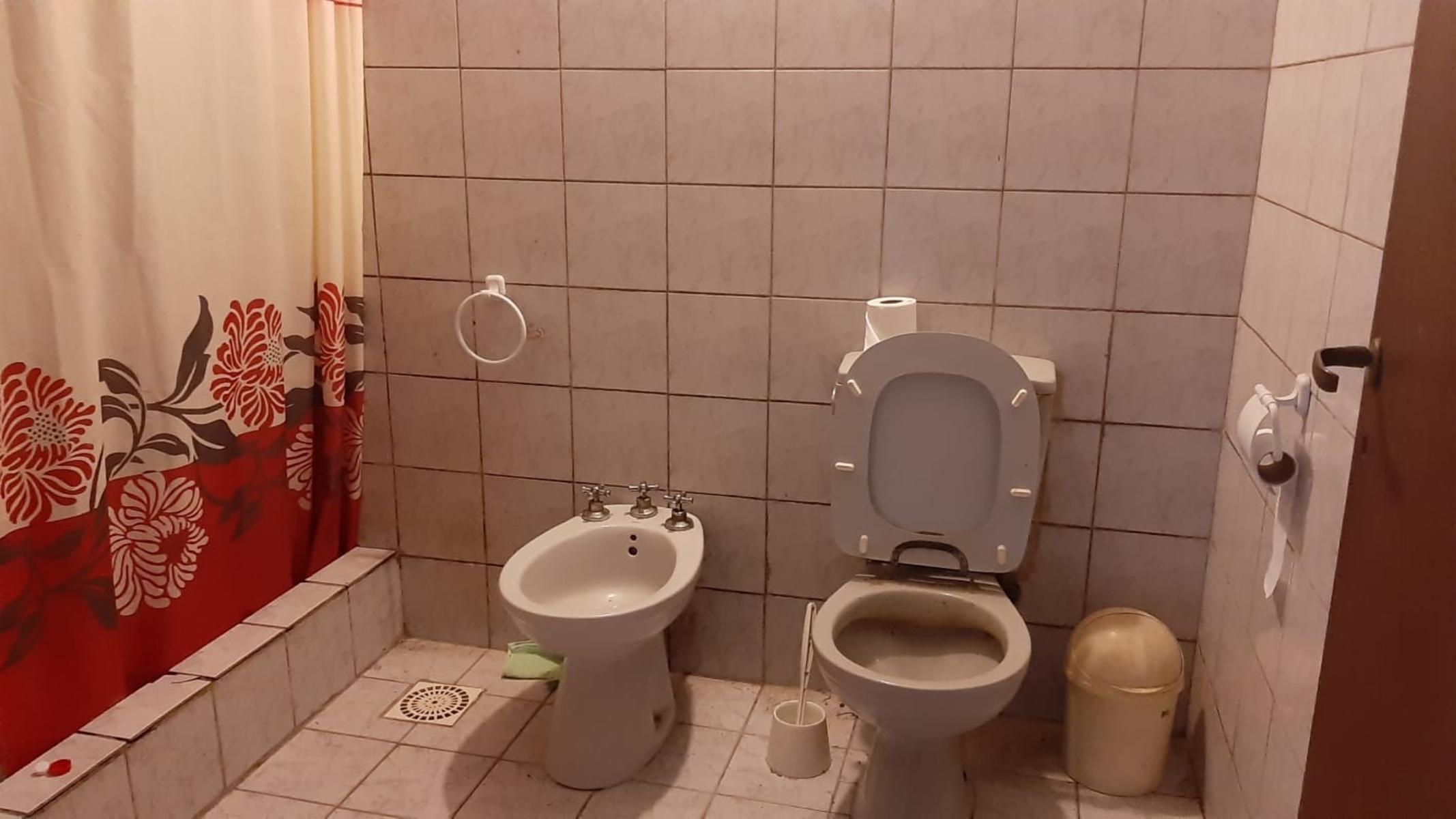 MUY BUENA PROPIEDAD 3AMB EN LOTE PROPIO CERCA DE LA ESTACION — foto 8