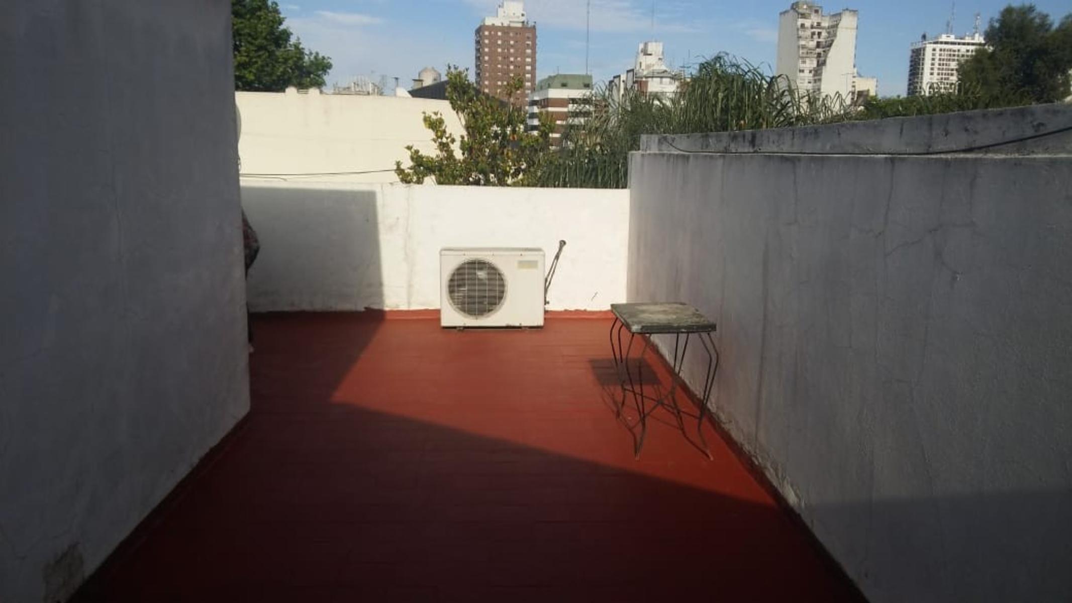 PH 3 amb al frente sobre AV Presidente Peron en dos plantas — foto 2