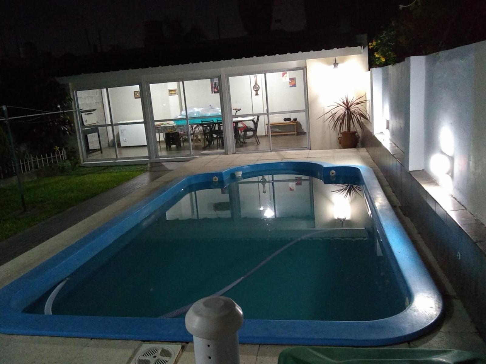 EXCELENTE PROPIEDAD 6 AMBIENTES CON FONDO, QUINCHO Y PILETA CERCA ESTACION ELPALOMAR — foto 6